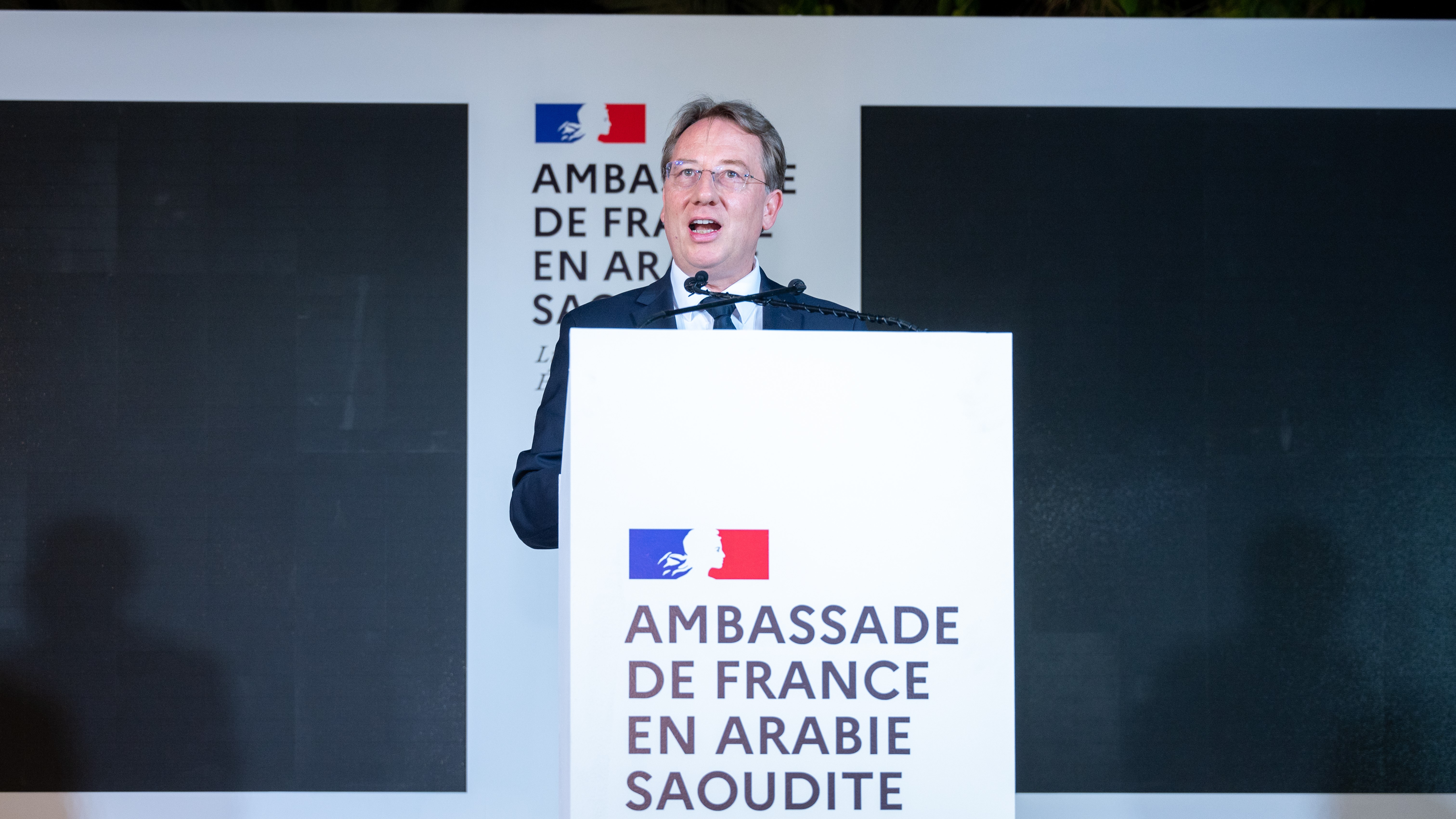 السفير الفرنسي بالرياض لودوفيك بوي في صورة نشرتها السفارة الفرنسية في المملكة العربية السعودية على موقعها الإلكتروني