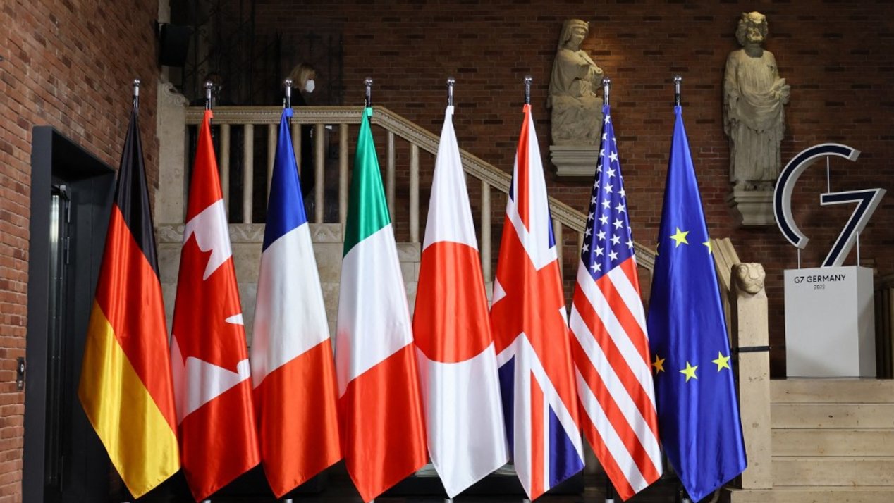 أعلام الدول الأعضاء في مجموعة السبع (G7)
