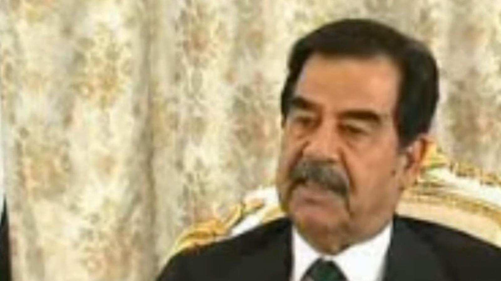 صدام حسين خلال فيديو قديم