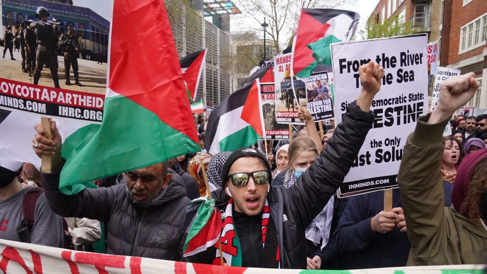 جانب من مسيرة يوم القدس في لندن اليوم الجمعة 