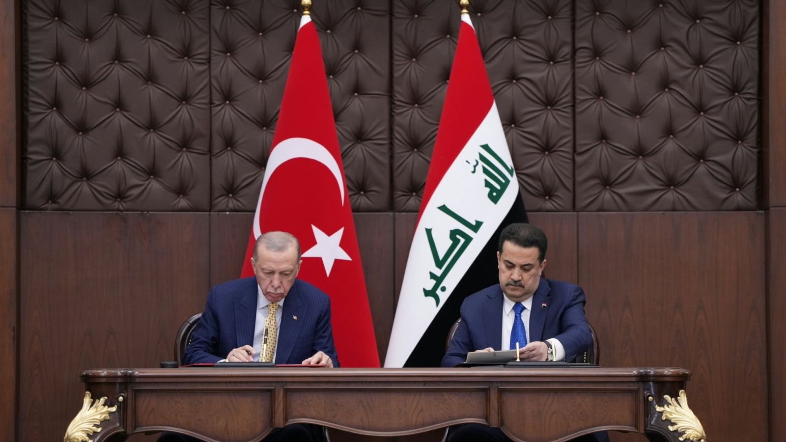رئيس الوزراء العراقي محمد شياع السوداني والرئيس التركي رجب طيب أردوغان 