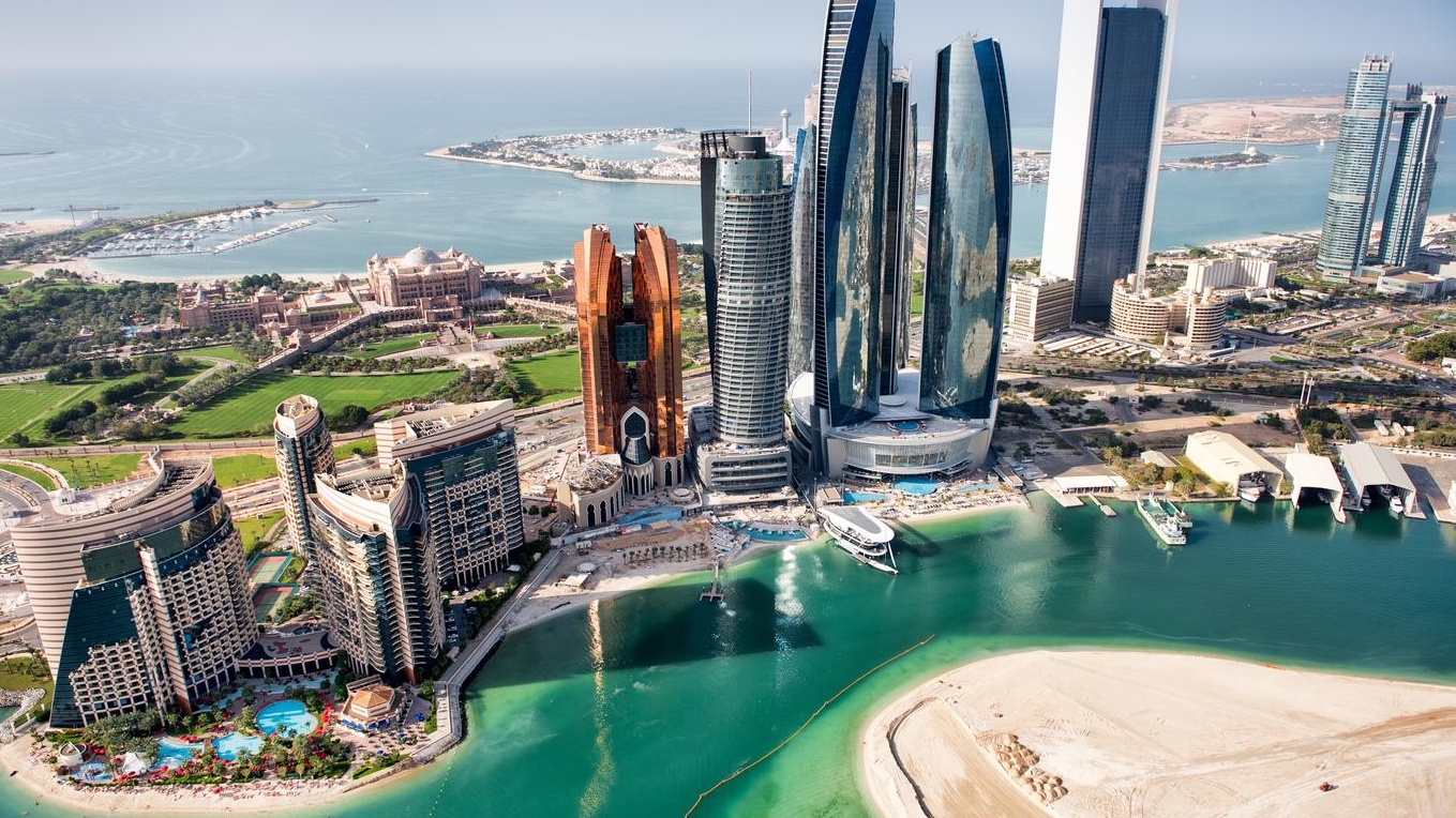 القطاع السياحي في الإمارات يسهم بـ12% في اقتصاد البلاد