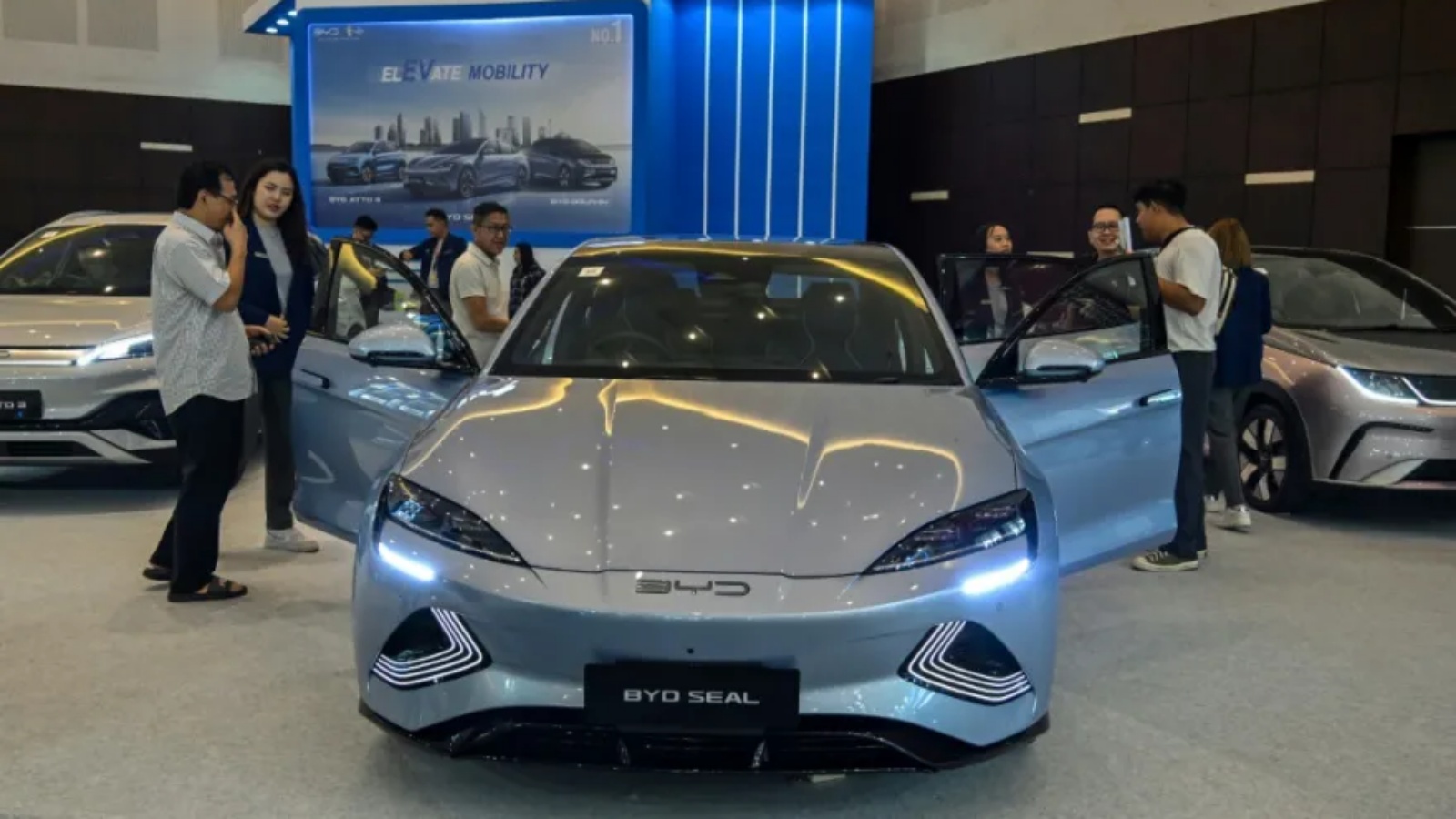 معرض للسيارات الكهربائية الصينية
