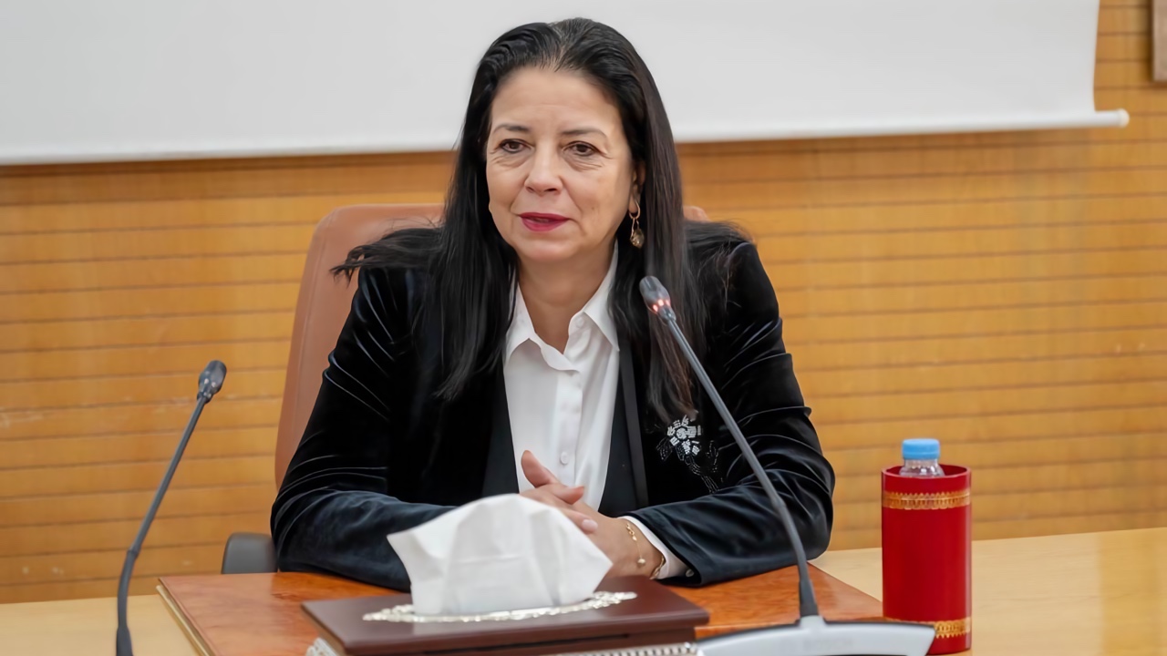 امل فلاح السغروشني خلال اللقاء الصحافي بالرباط