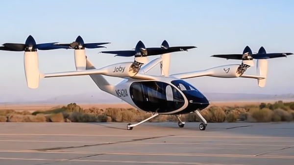 نموذج من طائرة VX4 الهجينة