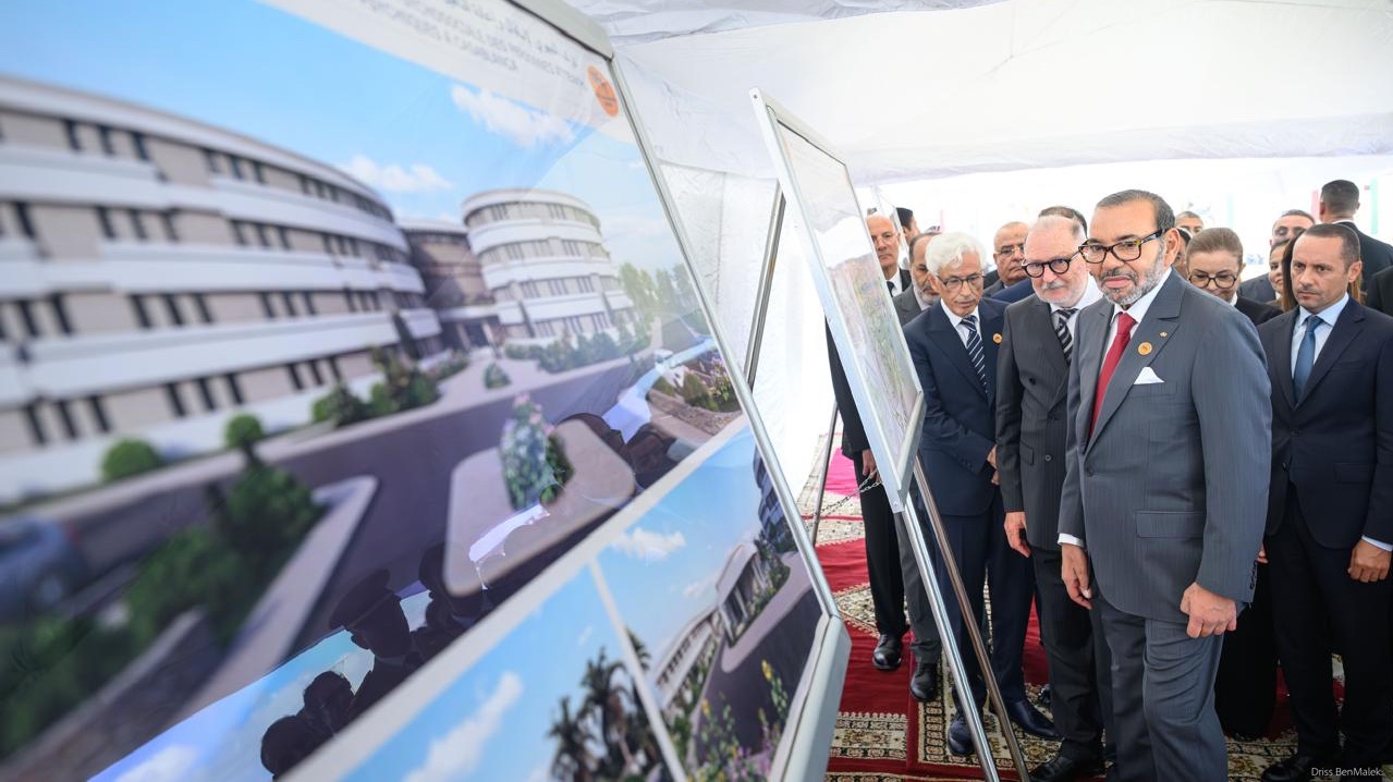 الملك محمد السادس لدى إطلاقه مشروعا صحيا في الدار البيضاء