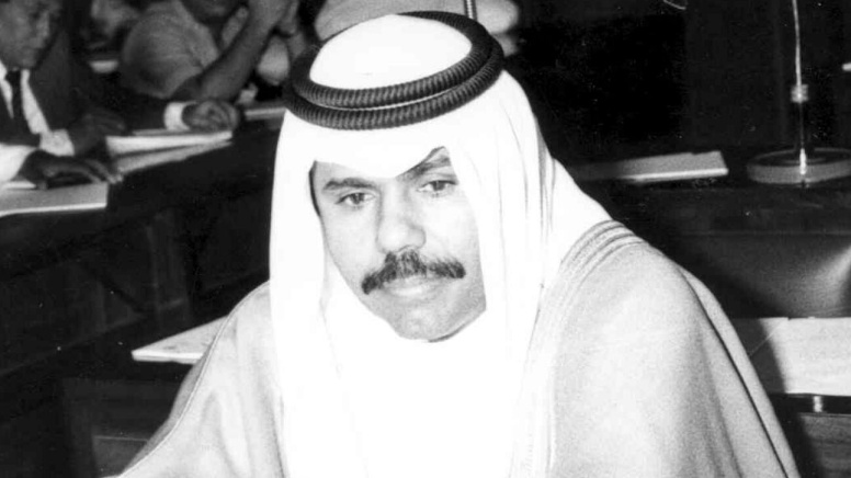 أمير الكويت الراحل، الشيخ نواف الأحمد، في مجلس الأمة عام 1981