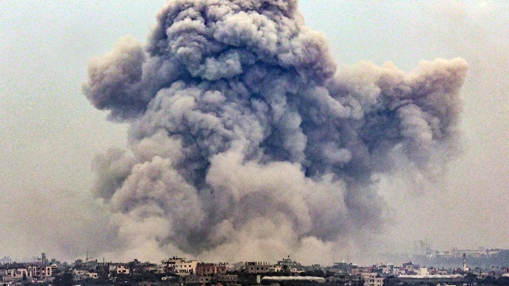 آثار تدميرية هائلة للقصف الإسرائيلي على قطاع غزة
