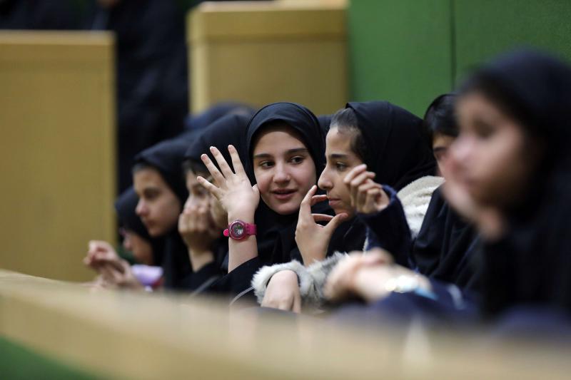 خمس من هم في سن الدراسة الأولية في إيران لم يلتحقوا بالمدارس في العام الدراسي الجاري