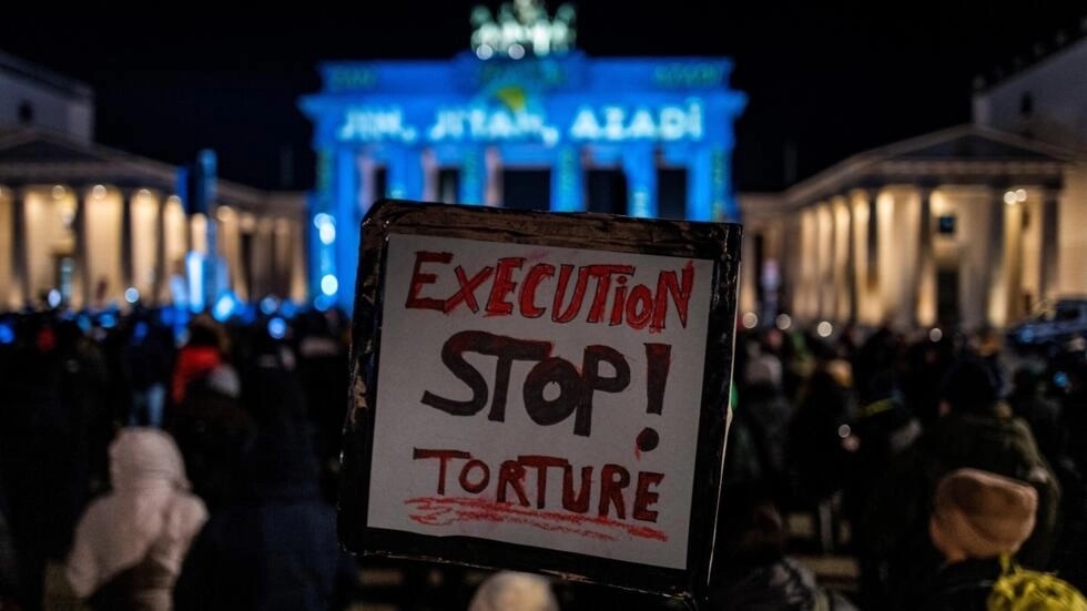 من تظاهرة في برلين شاجبة لاتخاذ النظام الإيراني من الإعدام وسيلة لترهيب المعارضين