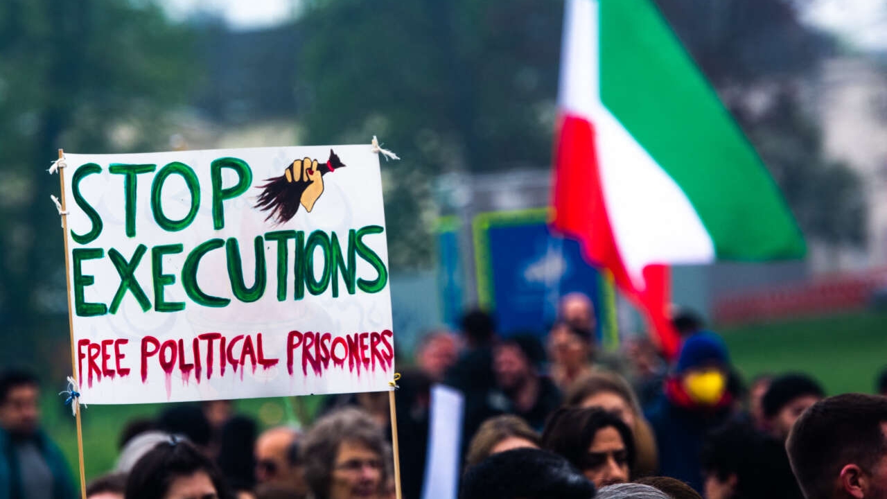 تظاهرة في بون منددة بالإعدامات التي ينفذها النظام الإيراني بحق المعارضين السياسيين