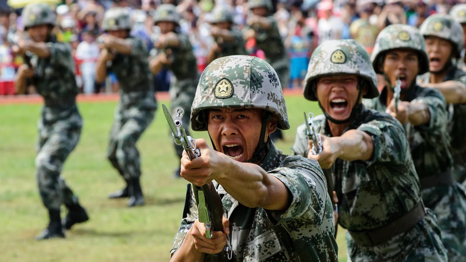 جنود صينيون في عرض عسكري