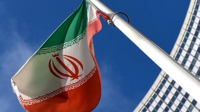 يريد النظام الإيراني الوصول إلى أقرب نقطة من تخصيب اليورانيوم القادر على صنع سلاح نووي