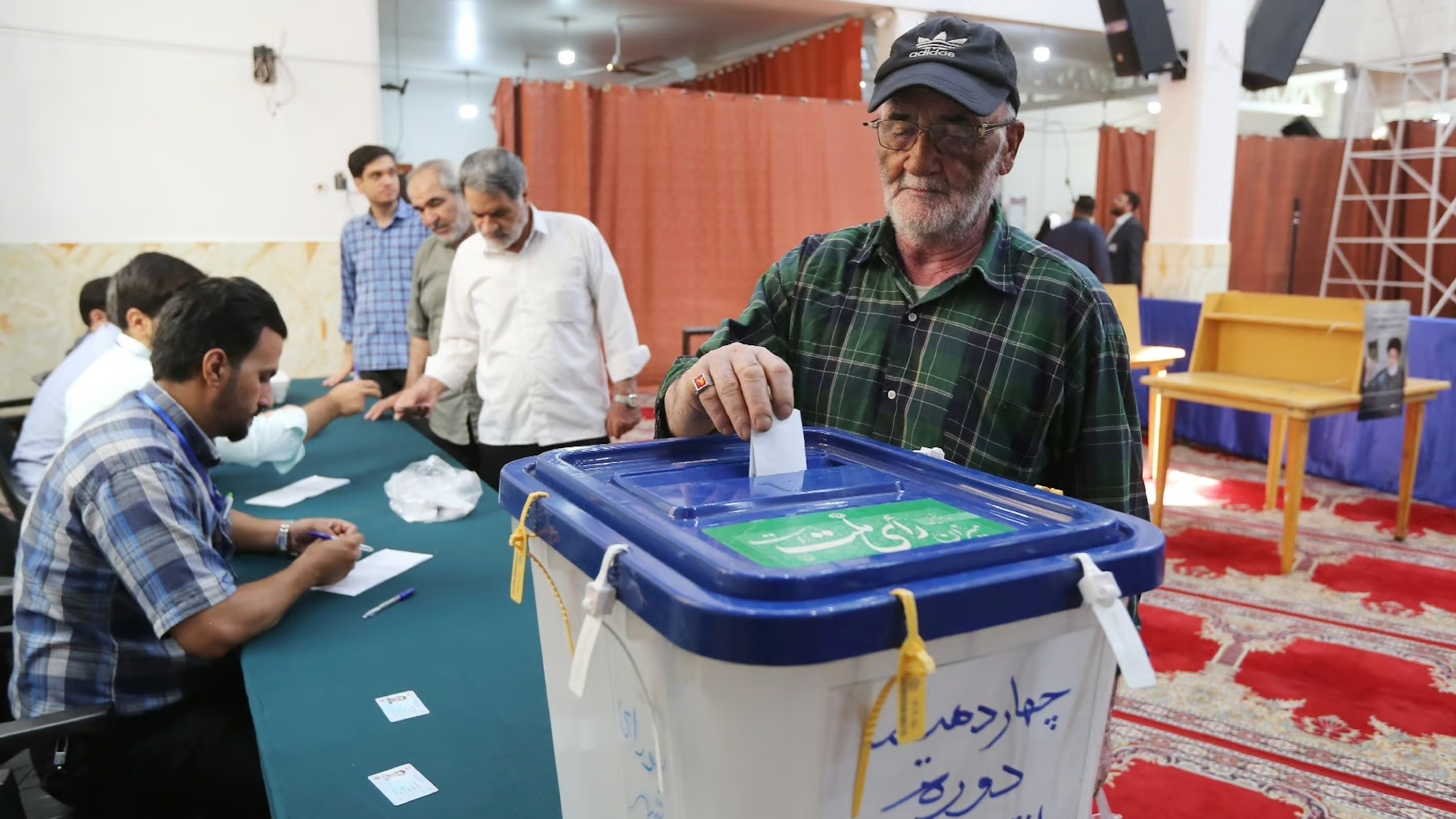 المقاطعة الواسعة للانتخابات تعكس رغبة الشعب الإيراني في الإطاحة بالنظام الحالي