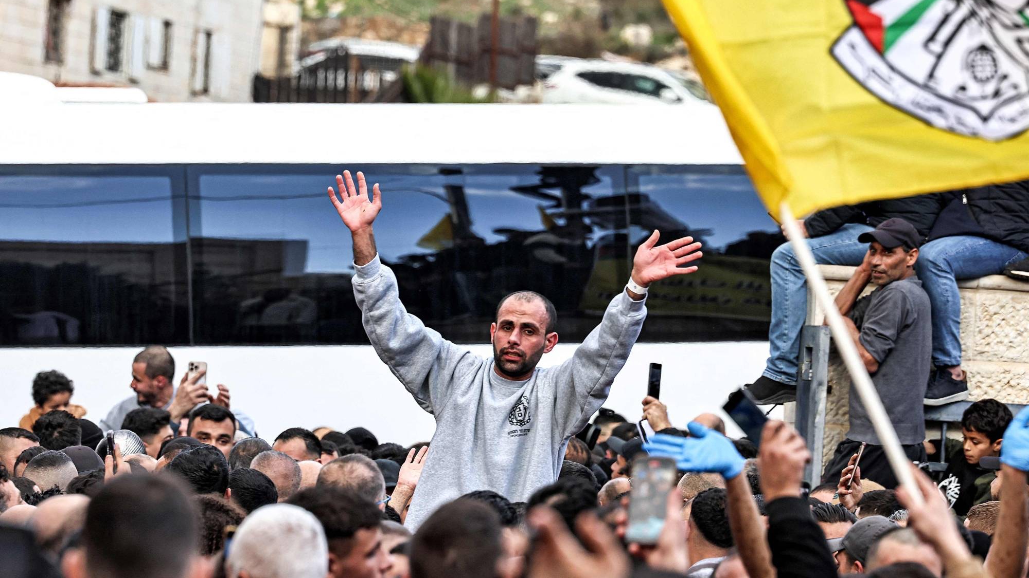 خلال استقبال أسرى فلسطينيين أفرجت إسرائيل عنهم حديثاً