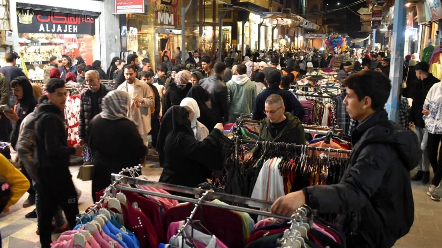 ازدحام الأسواق في حماة يوم وقفة العيد