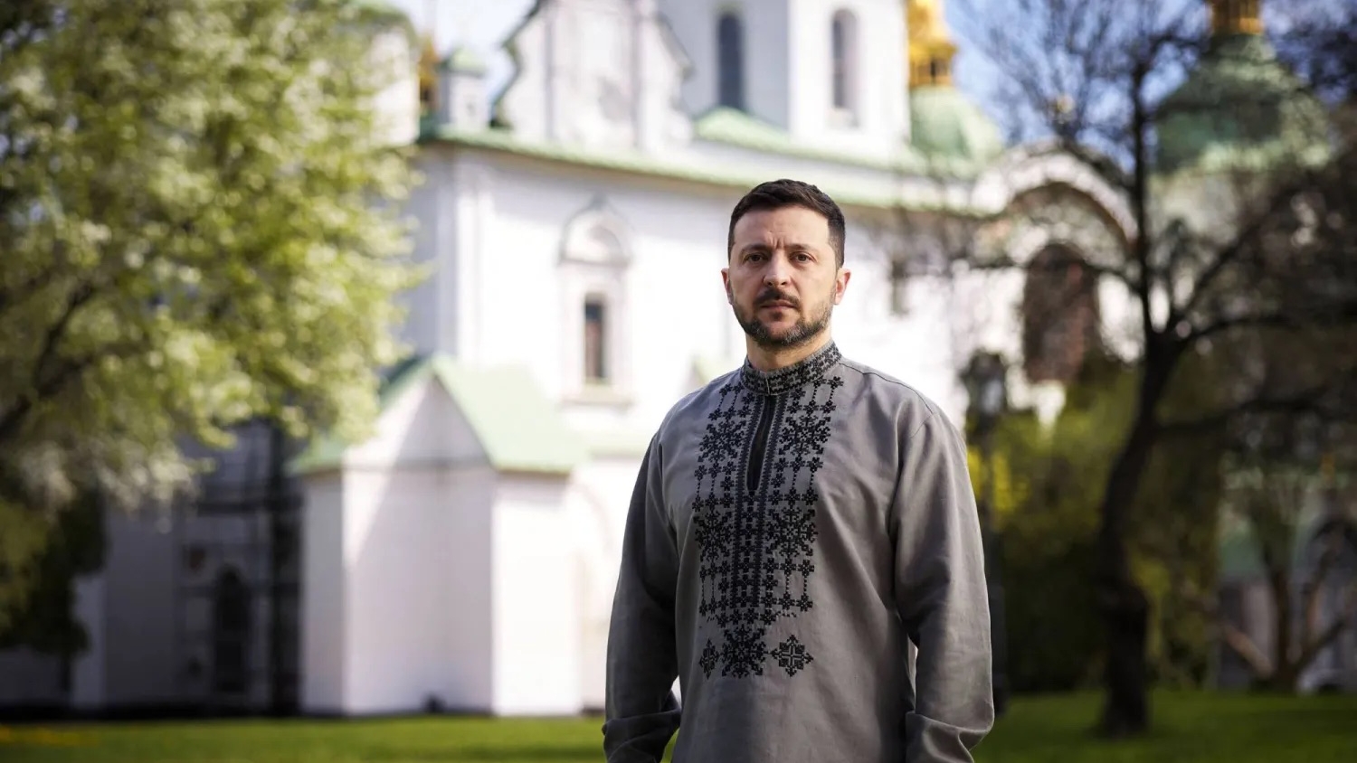 الرئيس الأوكراني فولوديمير زيلينسكي في مناسبة احتفالات عيد الفصح في كييف وسط الغزو الروسي لأوكرانيا