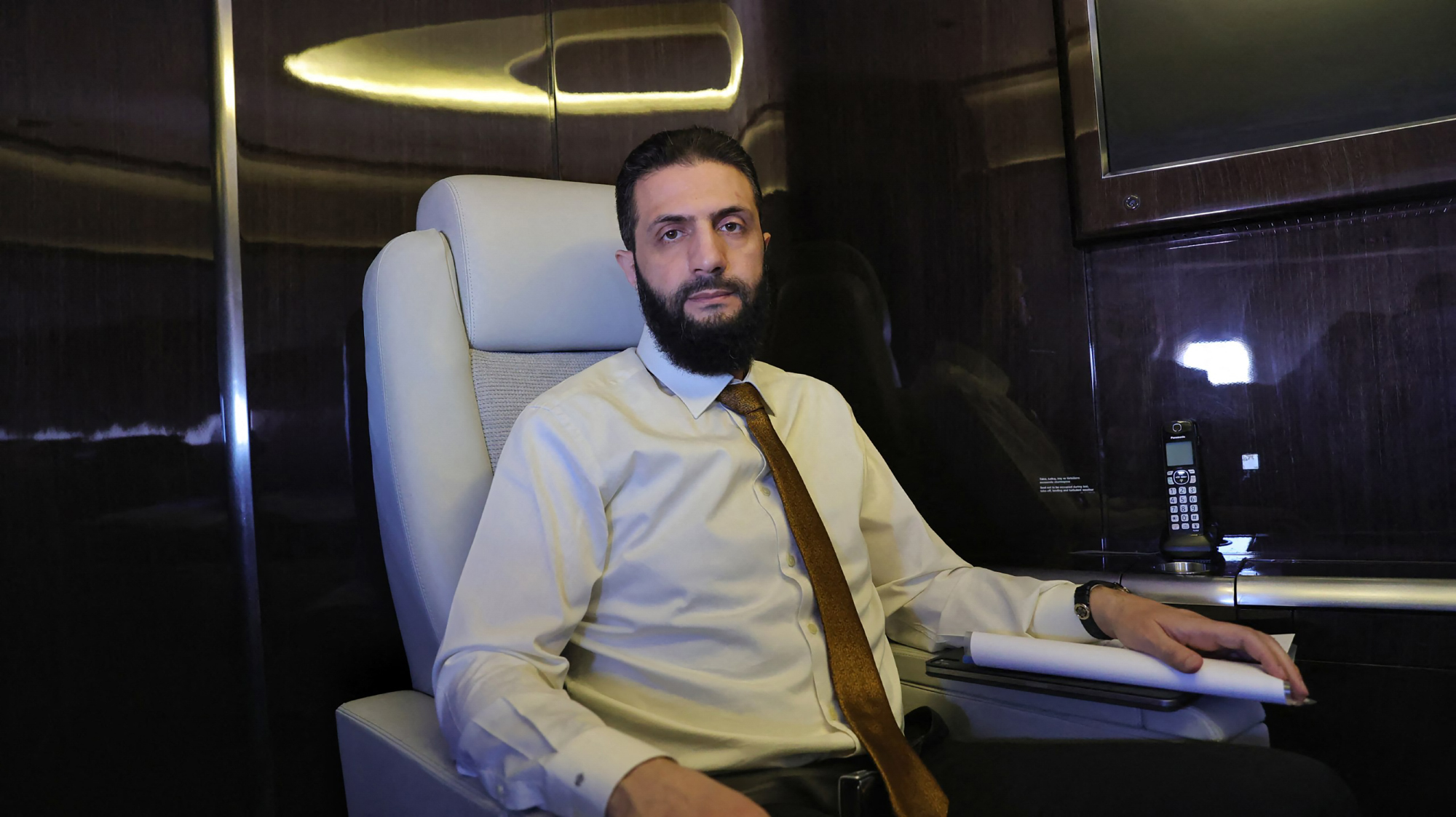 قد يلجأ الشرع إلى حزب الله لتخفيف الضغط الإسرائيلي عن نظامه