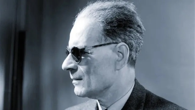 أدرك كثيرٌ من المبدعين، في مختلف لغات العالم، أهمية السيرة الذاتية، فكتبوا جوانب من حياتهم، ومنهم طه حسين في 
