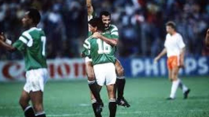 فرحة مجدي عبد الغني بهدف مصر في كأس عالم 1990