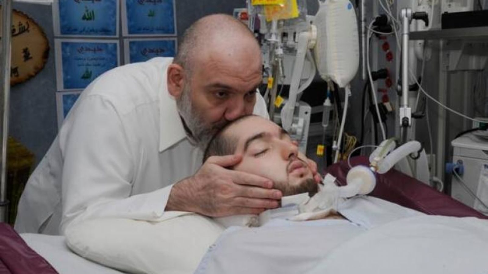 الأمير وليد بن خالد ووالده في المستشفى