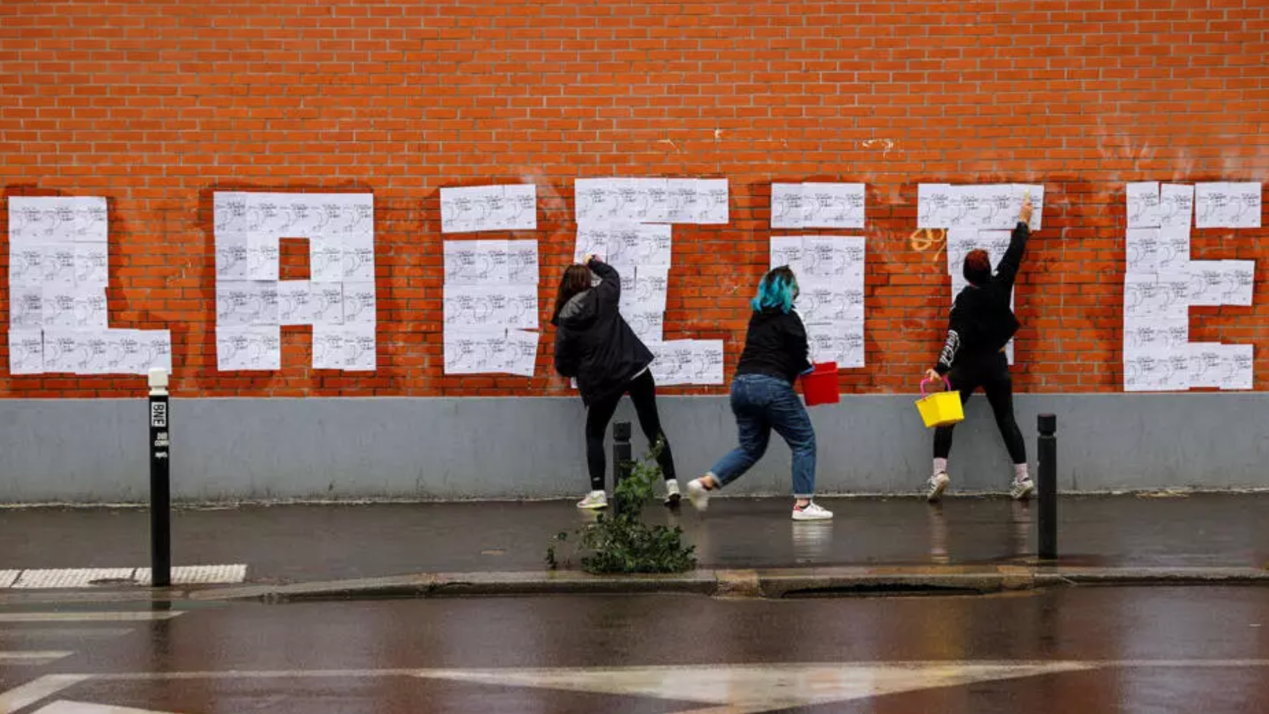 العلمانية لا تتعارض مع الانتماء لدين معين والدين ليس نقيضًا للعلمانية