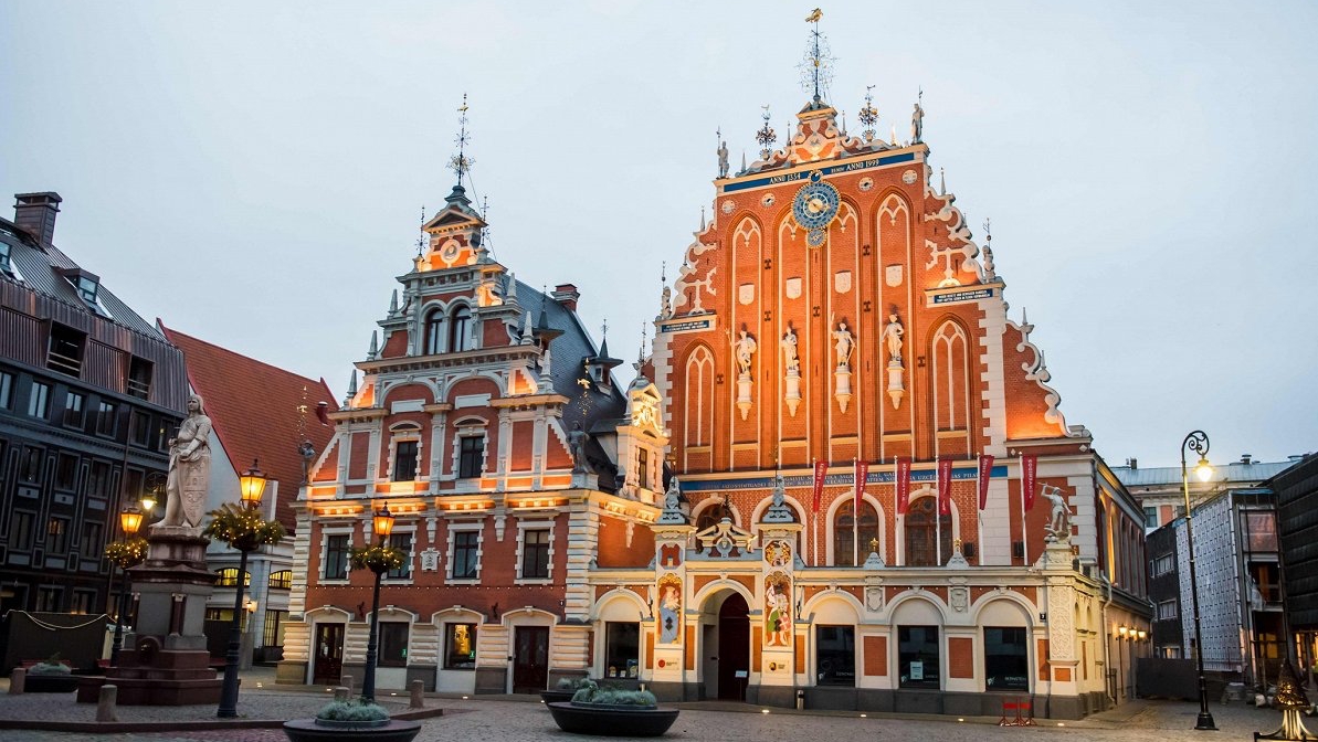 أحد المباني المتحفية في وسط ريغا عاصمة لاتفيا