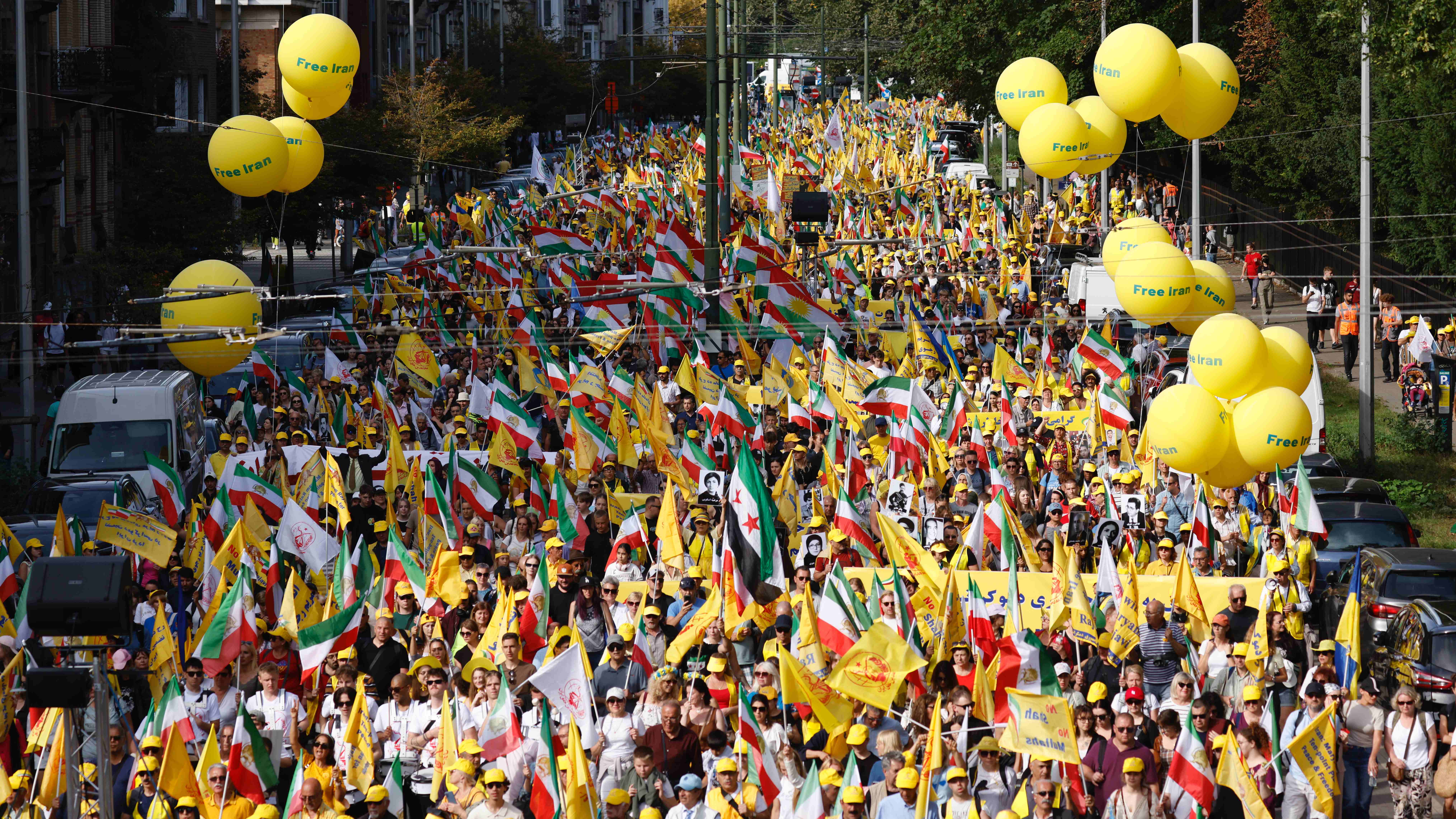 تظاهرة عارمة ضد النظام الإيراني