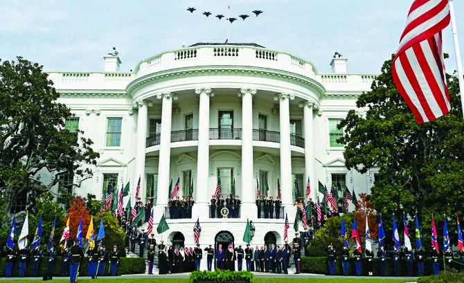 استعراض للقوة وعمق الشراكة.. ترامب ومحمد بن سلمان خلال متابعة العرض الجوي العسكري في واشنطن.