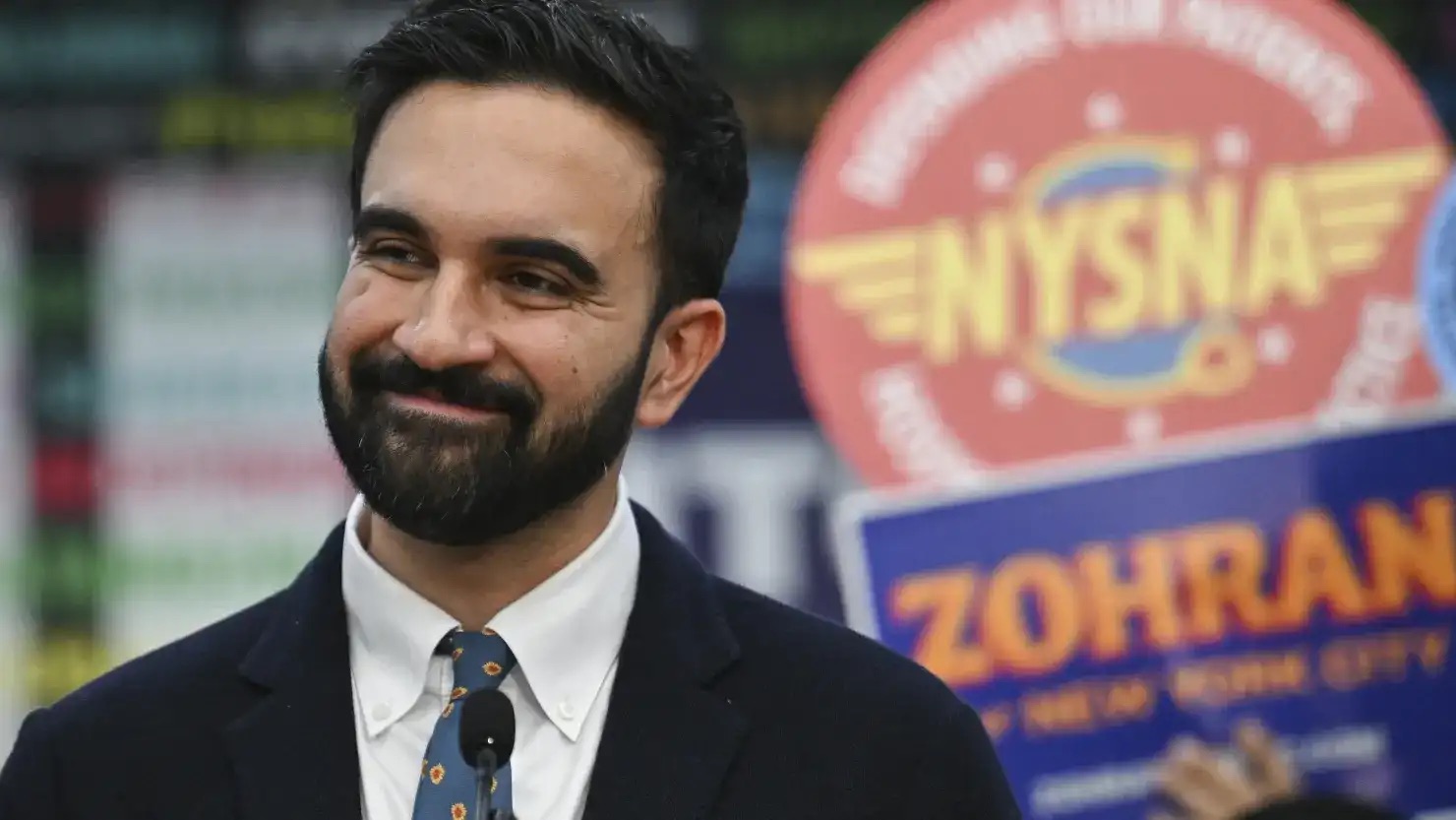 زهران ممداني أول مسلم ومهاجر وديمقراطي اشتراكي يتولى منصب عمدة لمدينة نيويورك