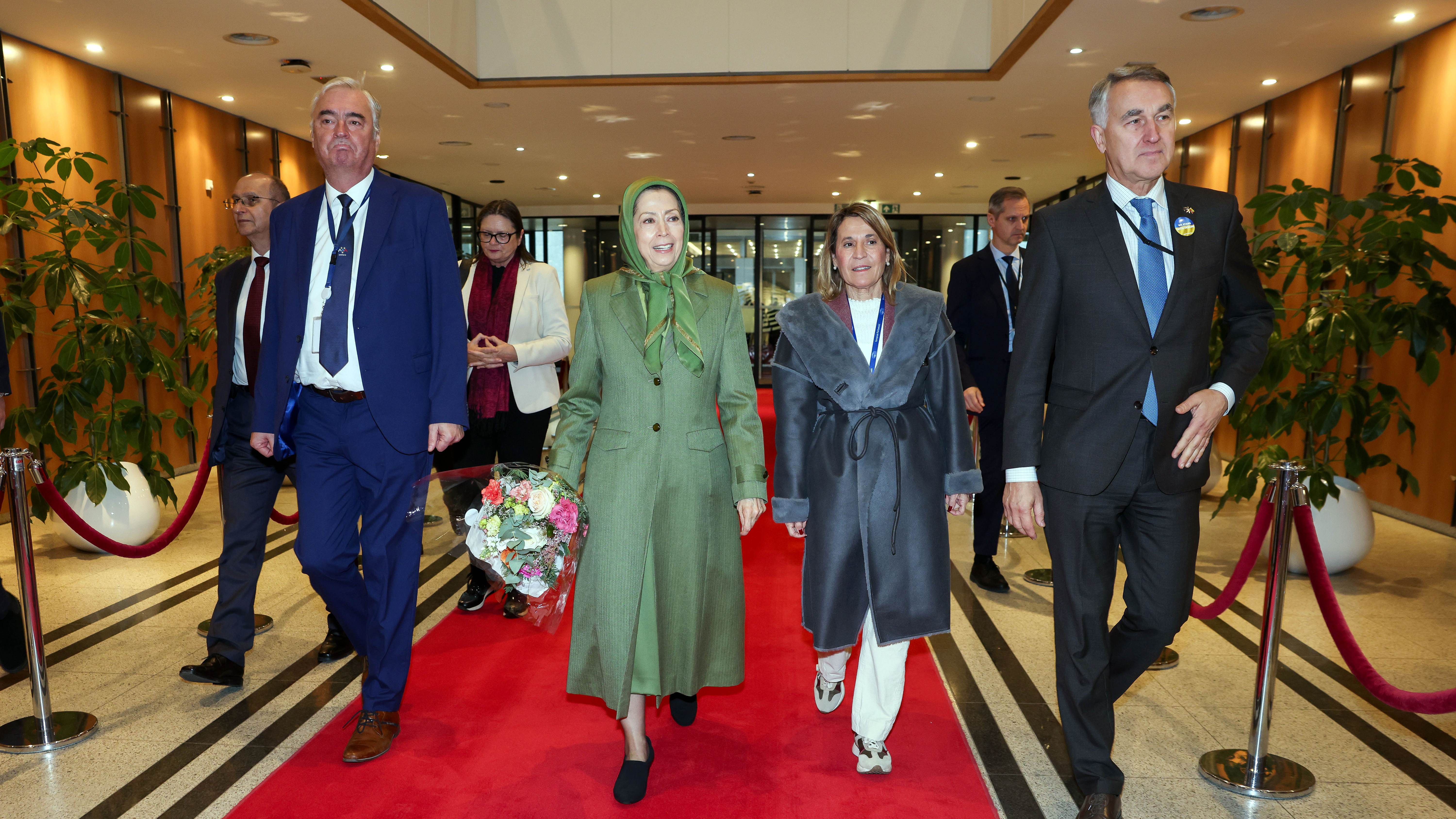 ما يميز الحراك الدبلوماسي في بروكسل هو الإجماع العابر للأطياف السياسية على ضرورة