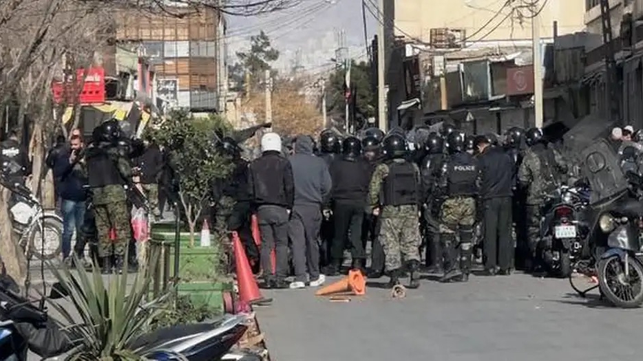 نظامٌ محكومٌ عليه بالسقوط