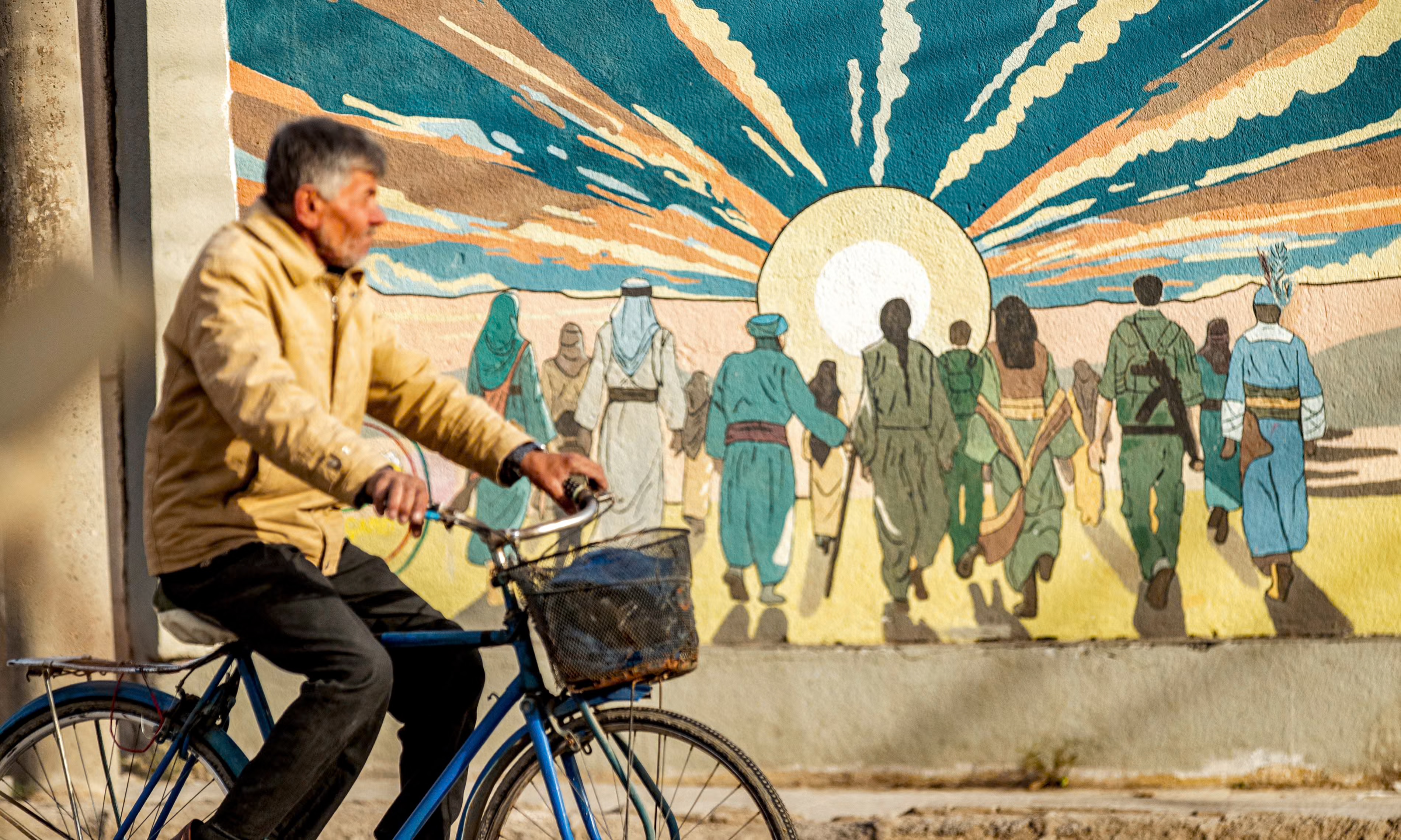 جدارية دعماً لوحدات حماية الشعب الكردية في القامشلي، شمال شرق سوريا، 16 كانون الأول (ديسمبر) 2024