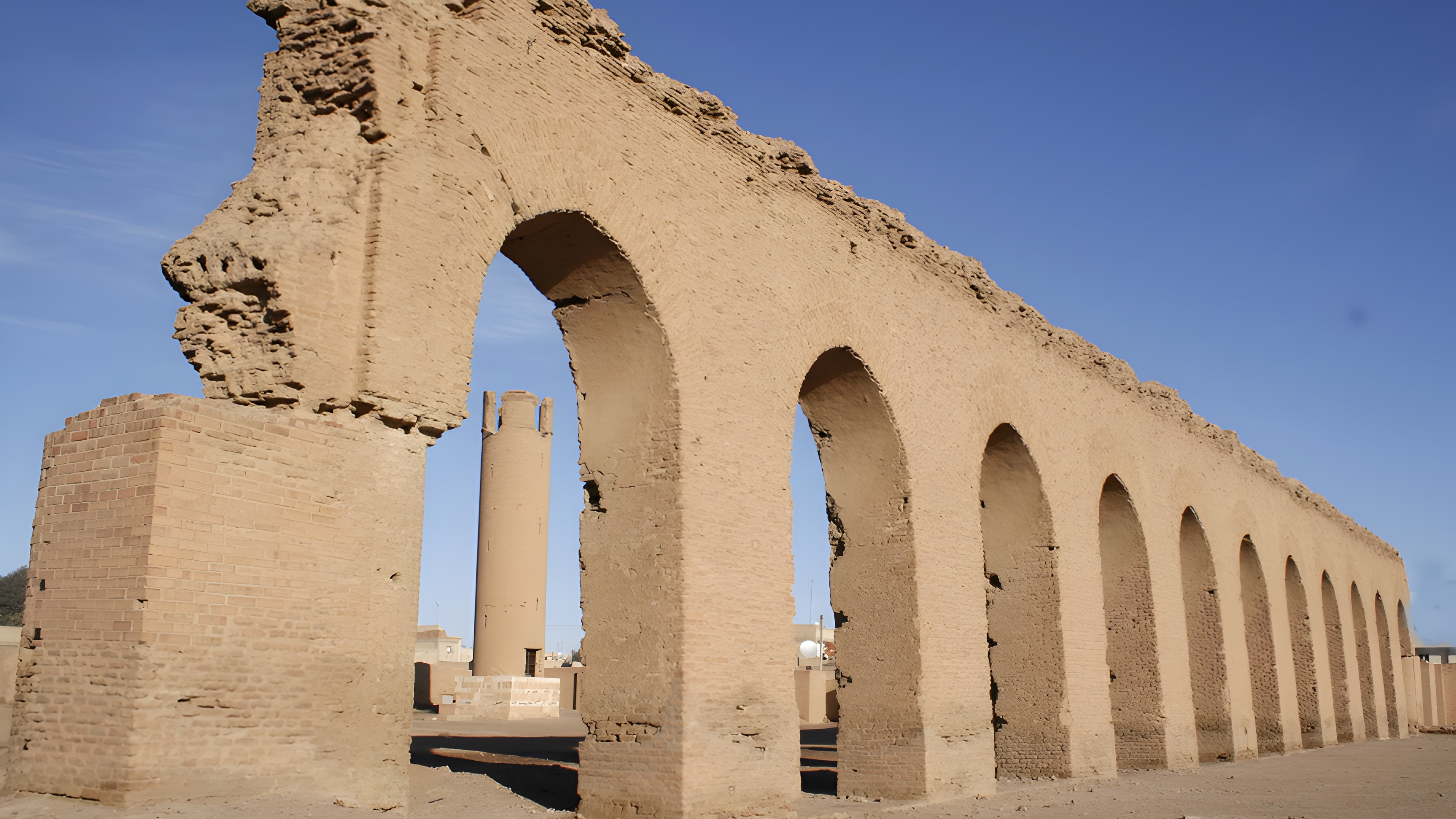 الجامع الأثري في الرقة