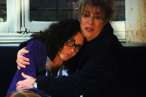 منى واصف وسلاف معمار في أحد مشاهد قلم حمرة