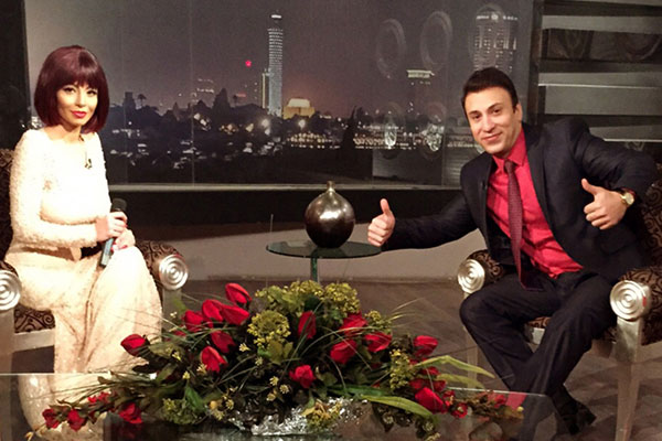 دوللي شاهين خلال مشاركتها في حلقة تكريم الشحرورة صباح على شاشة التلفزيون المصري