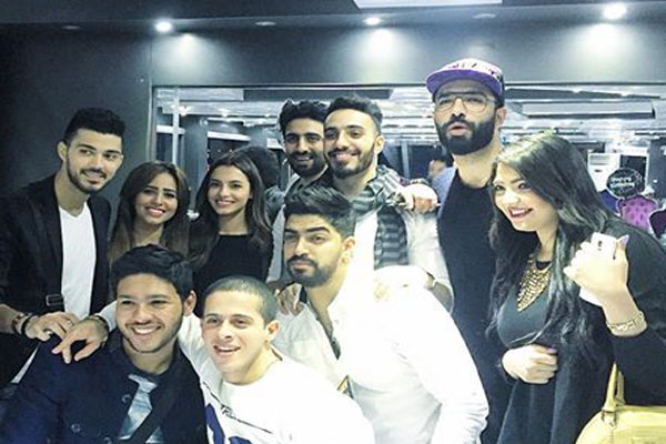 ليث أبو جودة مع أصدقائه