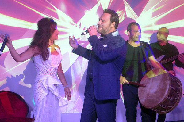 عاصي الحلاني ونجوى كرم يغنيان معاً خلال الحفل