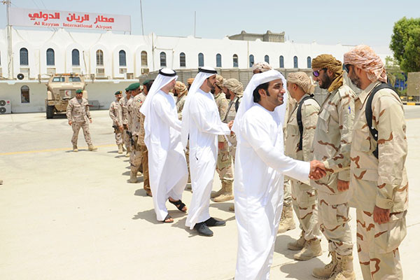 عيضة المنهالي: يزور معسكر الجيش الإماراتي في المكلا اليمنية