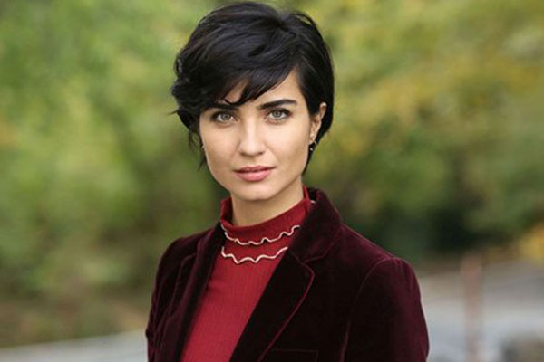 توبا بيوكستون أفضل ممثلة بتصويت الجمهور التركي