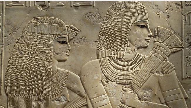كيف أبرزت فنون التجميل سحر وجاذبية المرأة المصرية القديمة؟