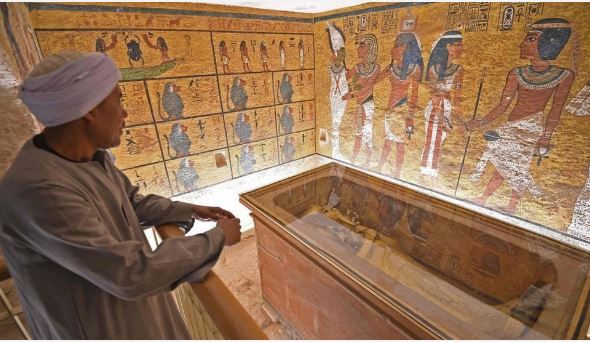 مصر تنتهي من تجديد مقبرة توت عنخ أمون وتعيد فتحها للزوار بنظام جديد