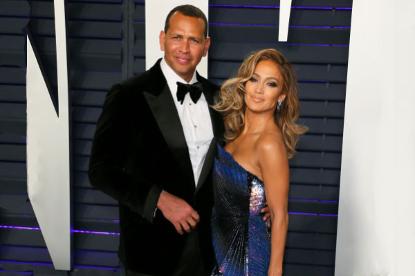 الخطيبان معاً