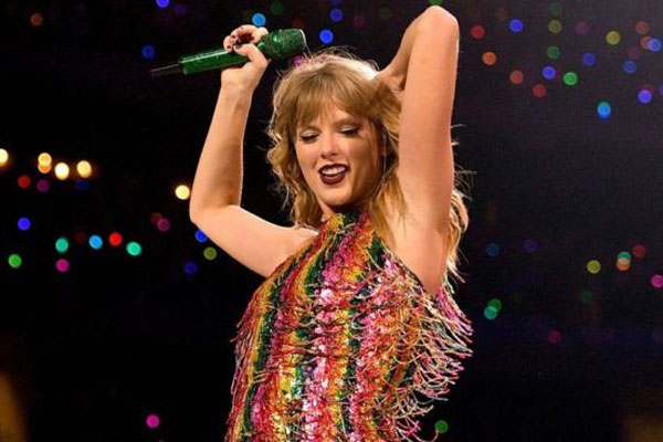 تايلور سويفت