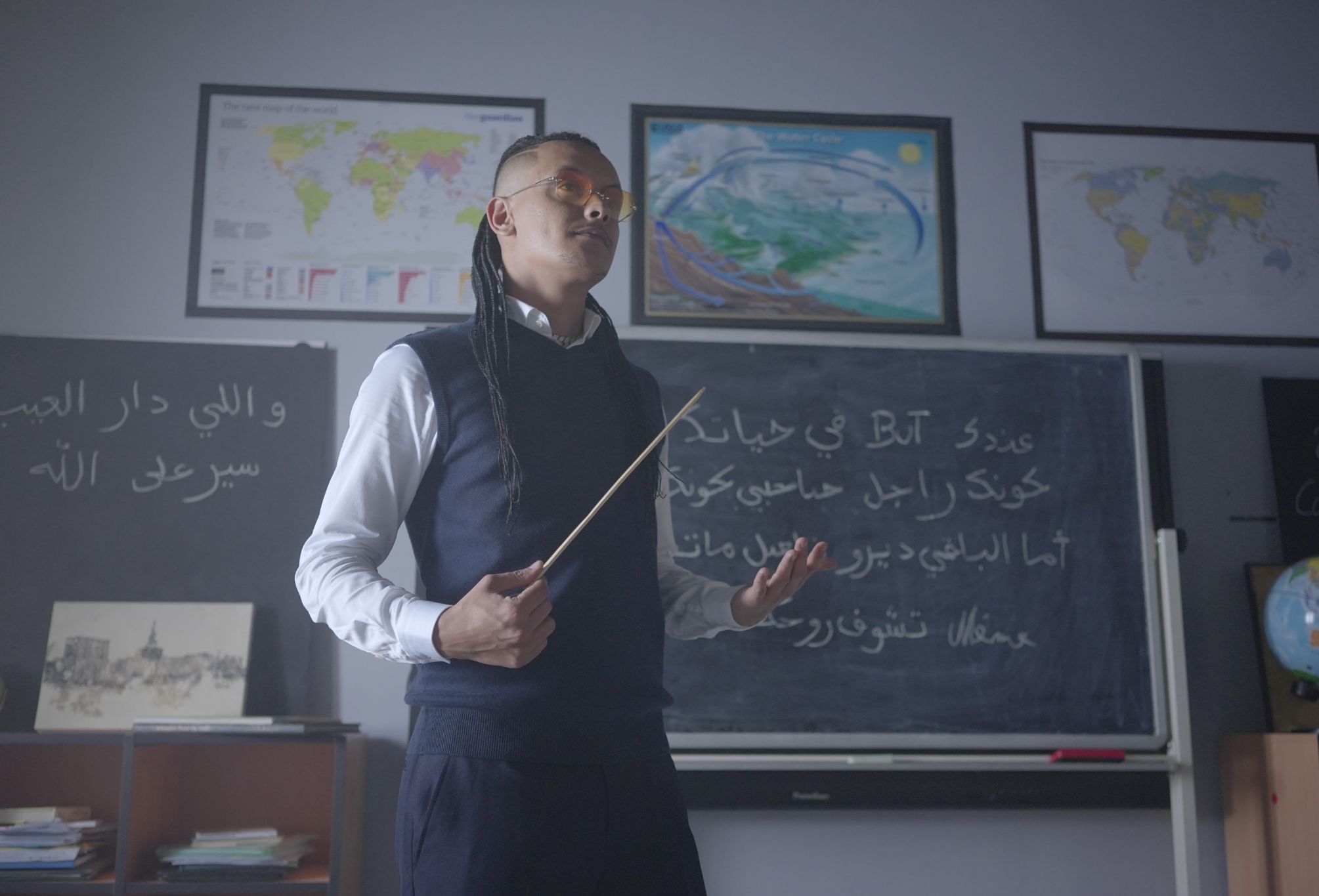 Rooofa يُقدّم مفتاحاً لعالم جديد في أغنية Madrassa&nbsp;