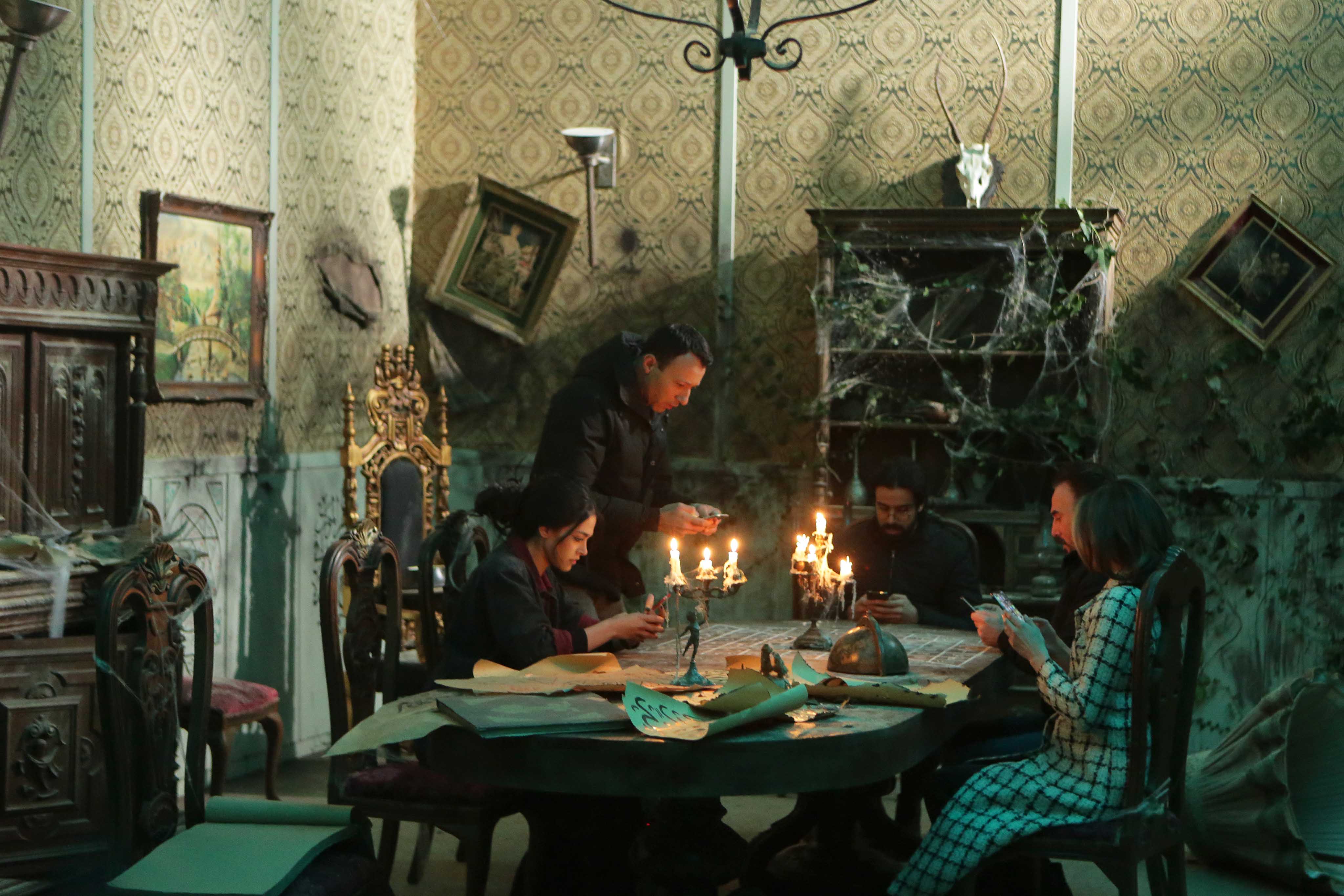 الدراما التشويقية "قارئة الفنجان" على "شاهد VIP"