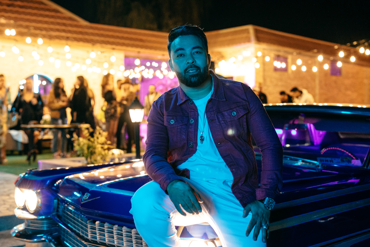 الجزائري كاديرالجابوني يطلق أغنيته المصورة 