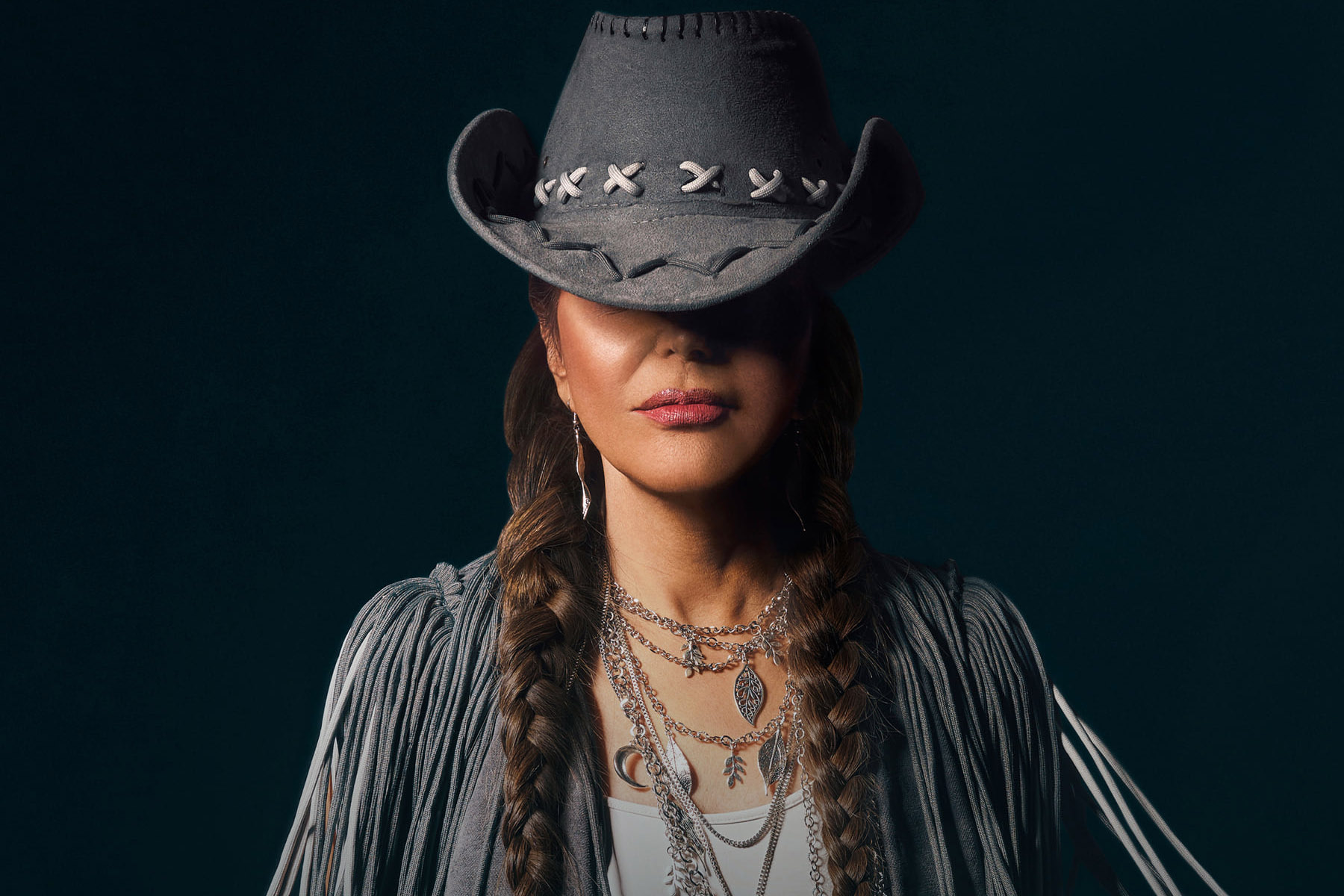 سميرة سعيد تروج لجديدها 