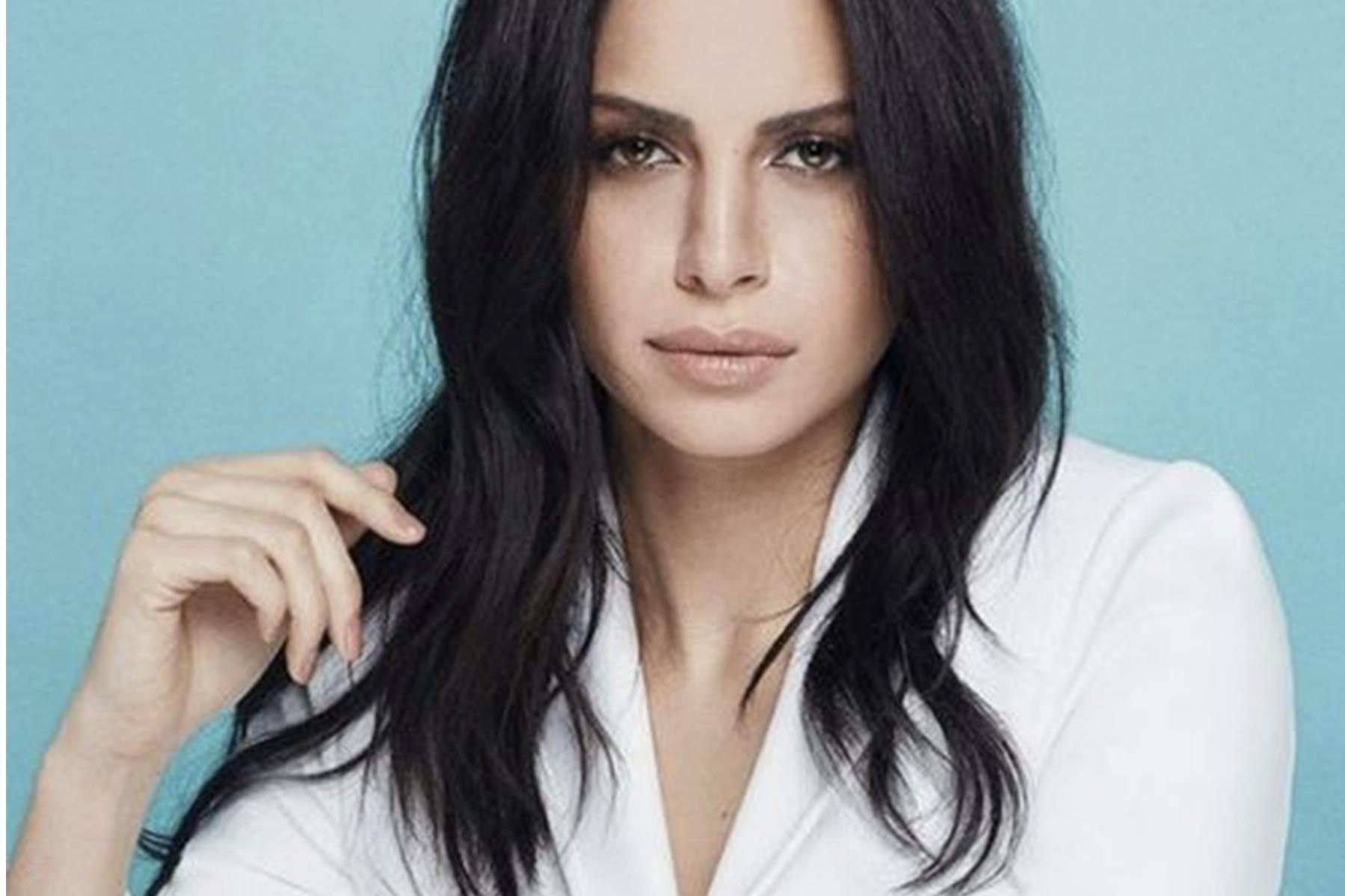 آمال ماهر تعلن إعتزالها الفن