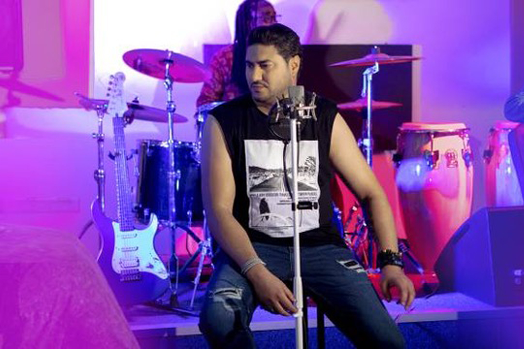 محمد عدلي يعود لراي الثمانينات والتسعينات في أغنية "جيبولي حبيبتي "